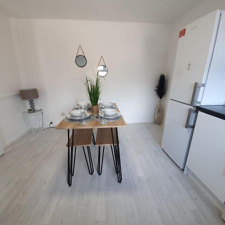 Bv Luxury Spacious 3 Bedroom House At Isaac Close مانشستر المظهر الخارجي الصورة