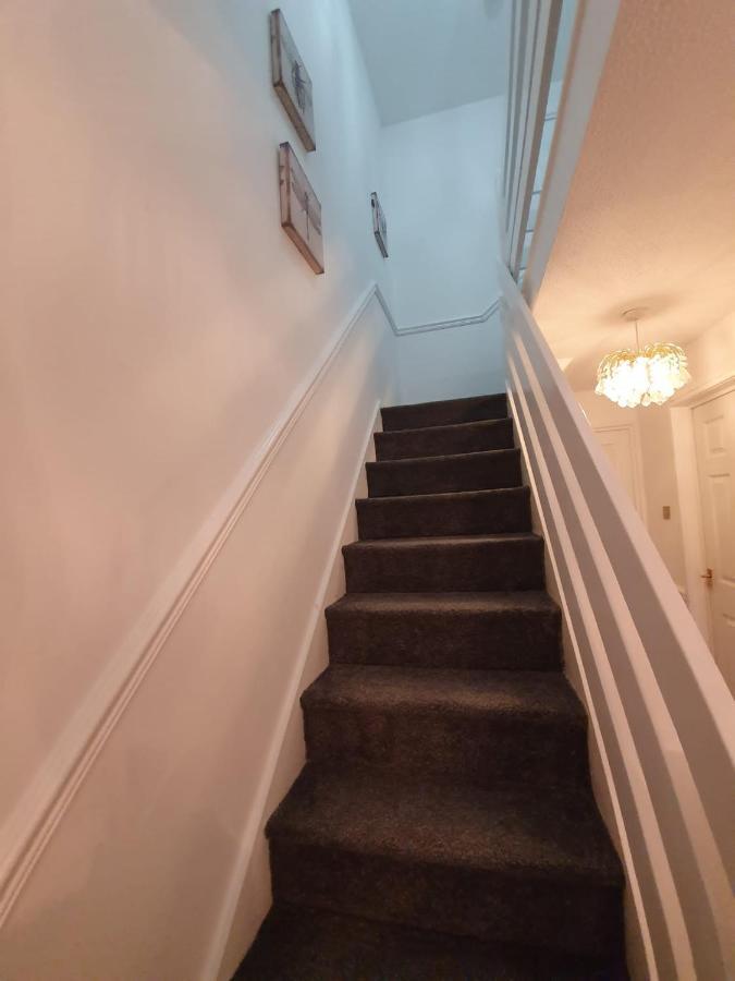 Bv Luxury Spacious 3 Bedroom House At Isaac Close مانشستر المظهر الخارجي الصورة