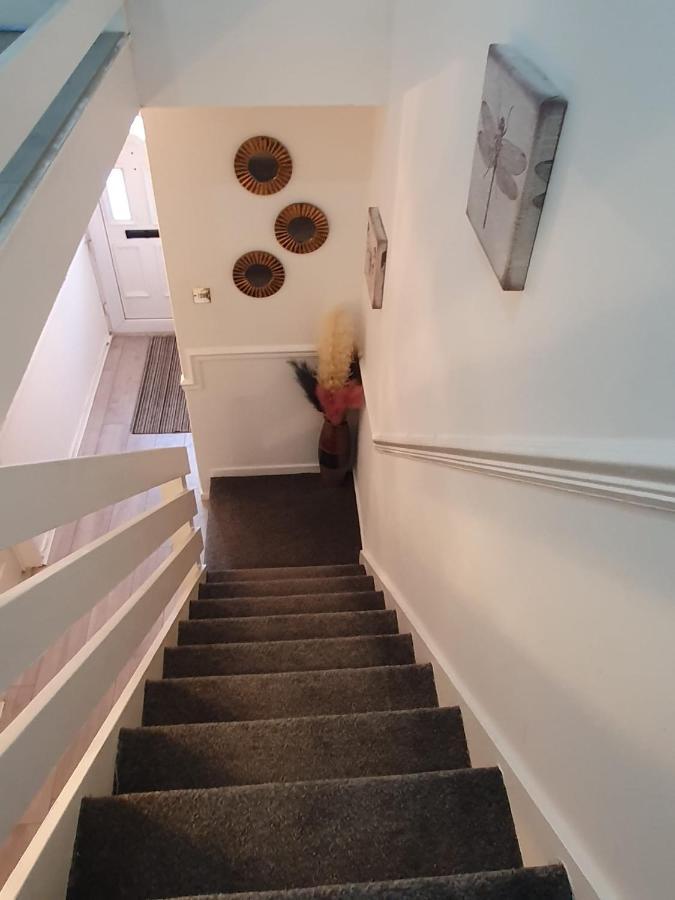 Bv Luxury Spacious 3 Bedroom House At Isaac Close مانشستر المظهر الخارجي الصورة