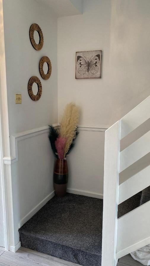 Bv Luxury Spacious 3 Bedroom House At Isaac Close مانشستر المظهر الخارجي الصورة