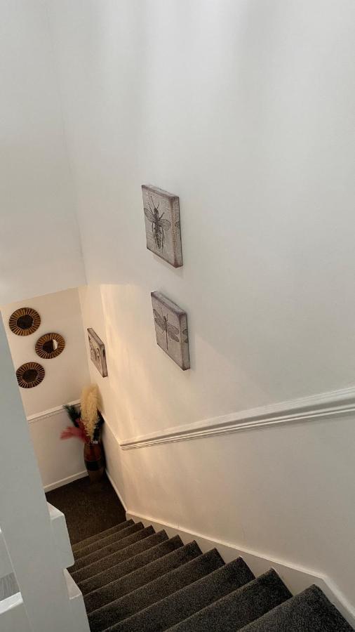 Bv Luxury Spacious 3 Bedroom House At Isaac Close مانشستر المظهر الخارجي الصورة