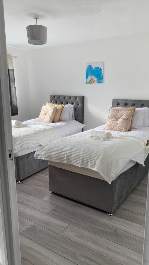 Bv Luxury Spacious 3 Bedroom House At Isaac Close مانشستر المظهر الخارجي الصورة